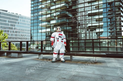 Preview: spaceman in a futuristic station