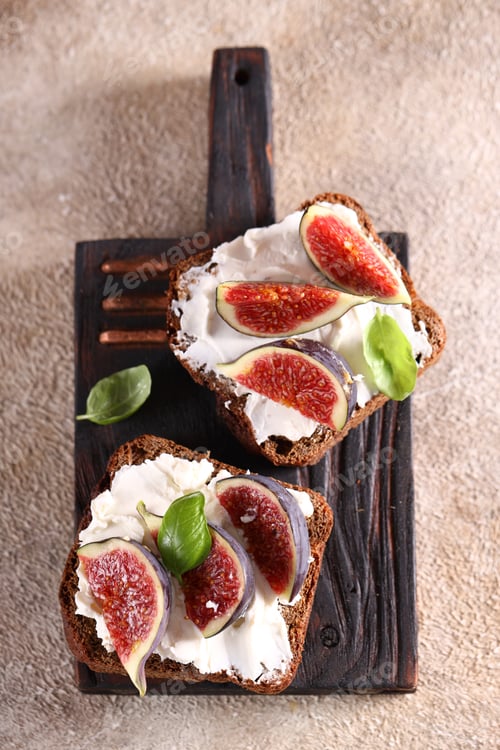 Preview: Sandwich With Soft Cheese