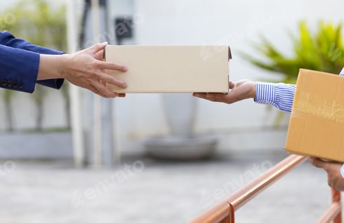 Preview: The courier is delivering the parcel to the recipient.