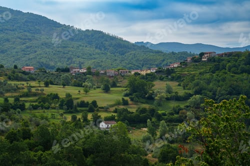 Preview: Mountain landscape near Casola in Lunigiana, Tuscany, Italy