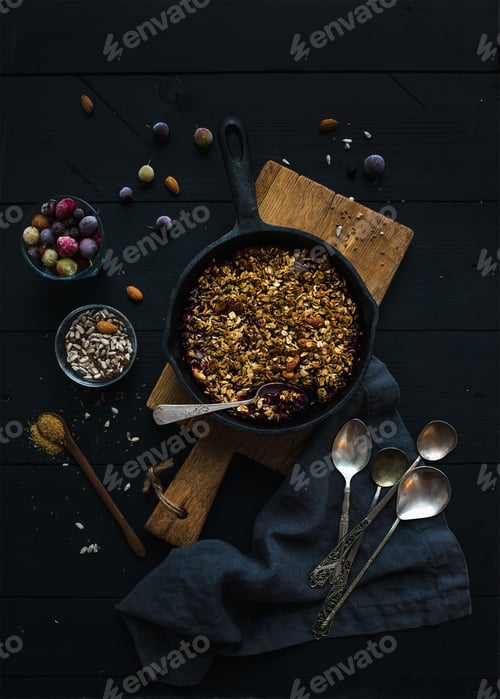 Preview: Healthy breakfast. Oat granola crumble with frozen fresh berries