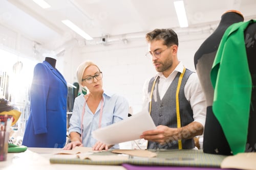 Preview: Fashion Designers Discussing Sketches