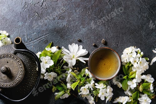 Preview: Tea with spring flowers