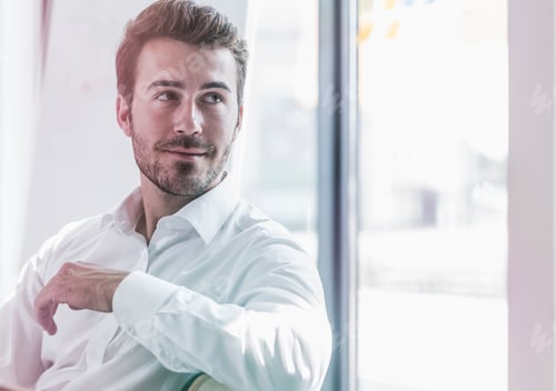 Preview: Businessman in office thinking