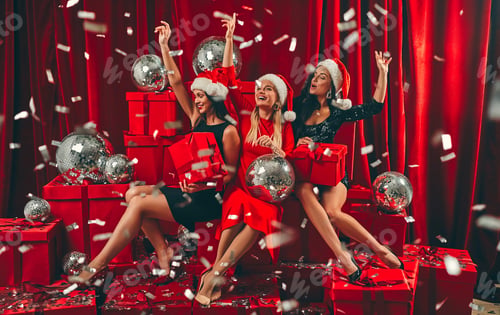 Preview: New year girls