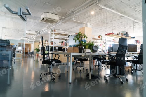 Preview: Empty office space