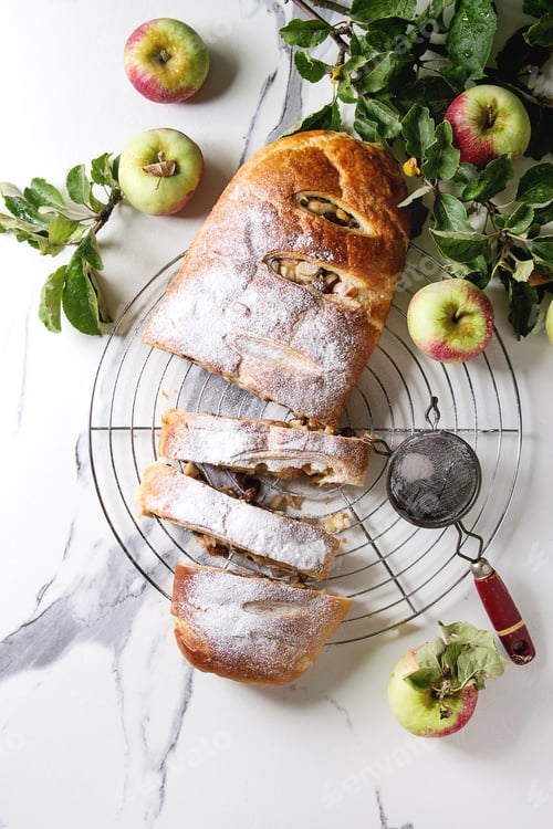 Preview: Homemade apple strudel
