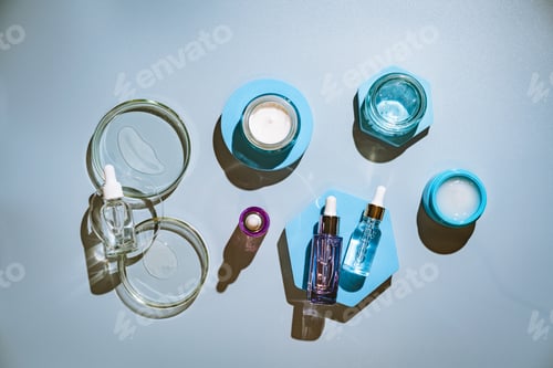 Preview: Bottles with serum or oil