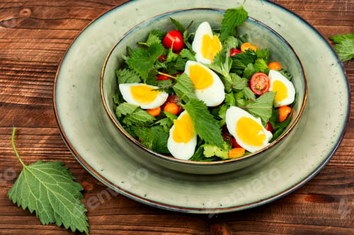 Preview: Nettle leaf salad.