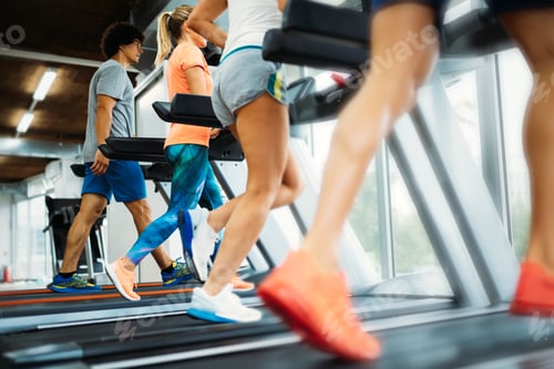 Preview: Picture of people running on treadmill in gym