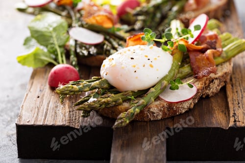 Preview: Asparagus and bacon bruschetta with poached egg