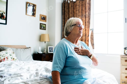 Preview: Senior woman having a heart problem