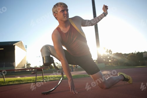 Preview: Sprinter stretching