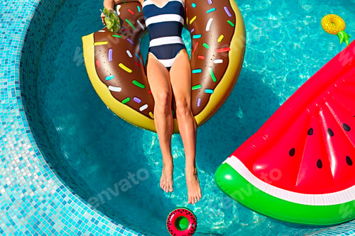 Preview: Young woman on summer pool party