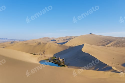 Preview: beautiful crescent lake in singing sands mountain