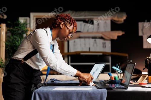 Preview: Seamstress showing precise craftmanship