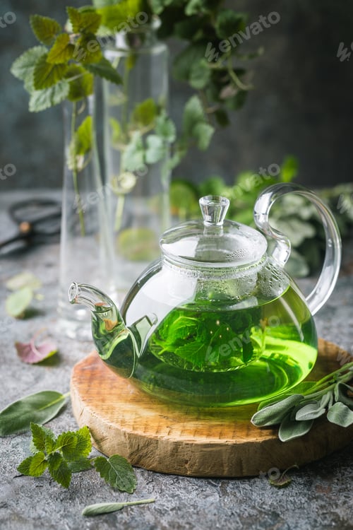 Visualização: Chá quente de menta com ervas