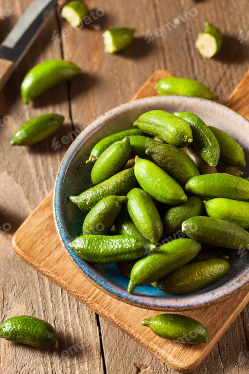 Preview: Raw Organic Green Finger Limes
