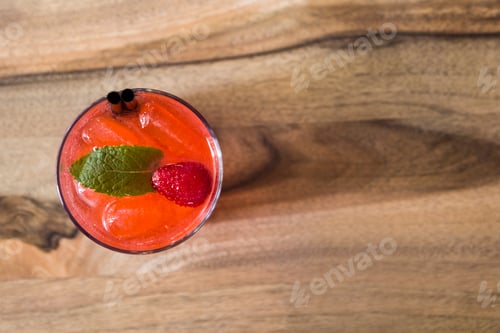 Preview: Red fruit detox drink