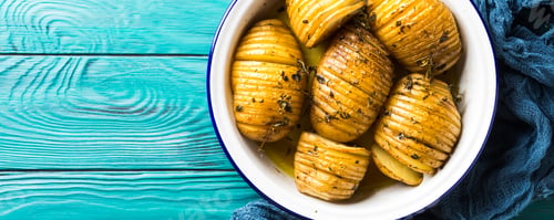Preview: Baked potatoes cooked with herbs