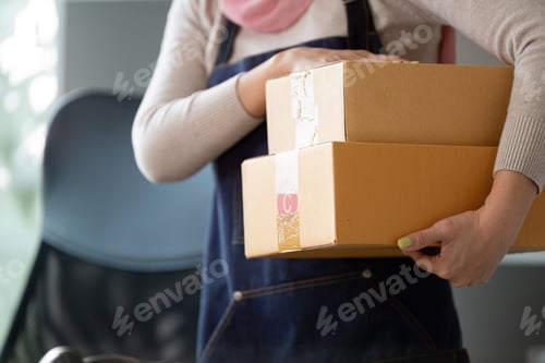 Preview: Individual carrying stacked packages for shipping at home