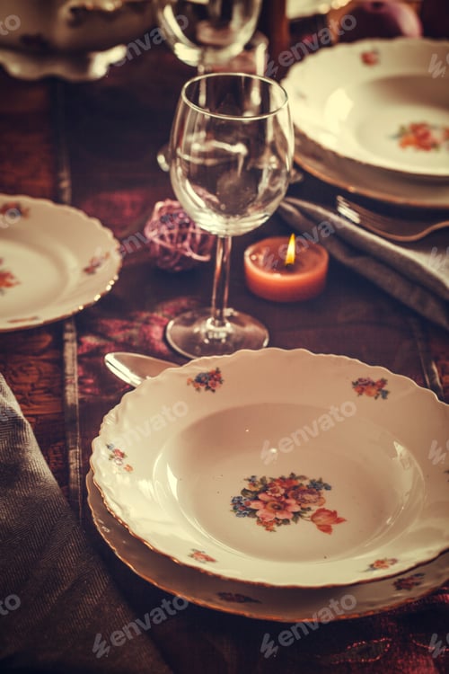 Preview: Table setting