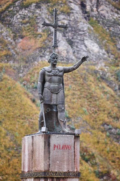 Preview: Pelayo king statue in Covadonga village. Reconquista time. Cangas, Asturias