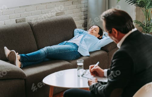Preview: Adult woman in a psychology studio