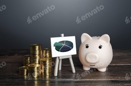 Preview: Piggy bank and budget money.