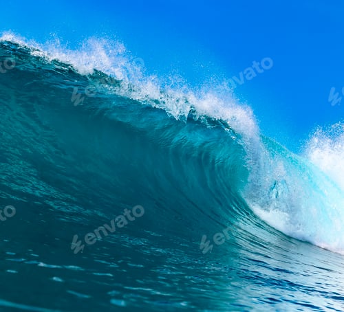 Preview: Blue ocean wave