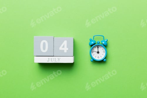 Visualização: Calendário de 4 de julho. Conceito de lembrete do Dia da Independência. Calendário de madeira