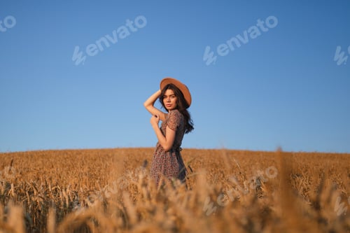 Preview: Woman in a wheat field