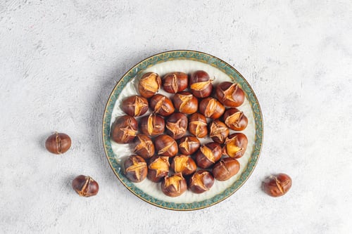 Preview: Tasty roasted organic chestnuts.