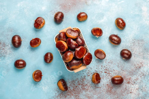 Preview: Fresh organic chestnuts.
