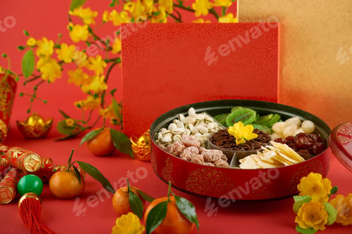 Preview: Box of traditional Tet snacks