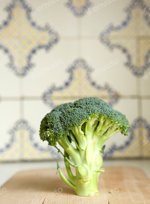 Preview: Close up of one piece of broccoli