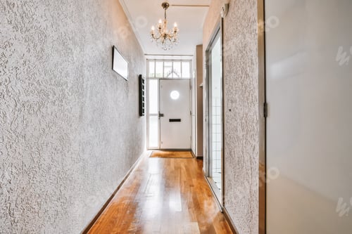 Preview: Beautiful hallway with a picture on the wall