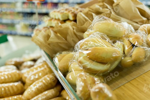 Preview: fresh baked loaves of bread close up