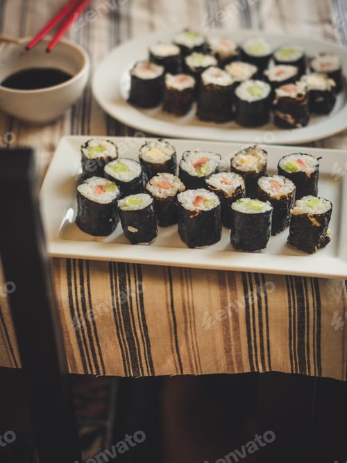 Preview: Sushi On The Table (Homemade Cooking)