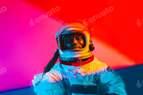 Preview: Cinematic image of an astronaut.