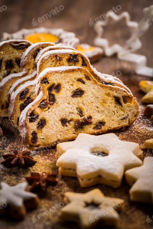 Preview: Christmas stollen with cookies