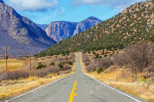 Preview: Road in mountains