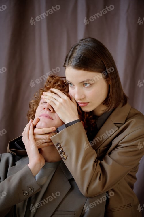 Preview: Woman Closing Mans Eyes