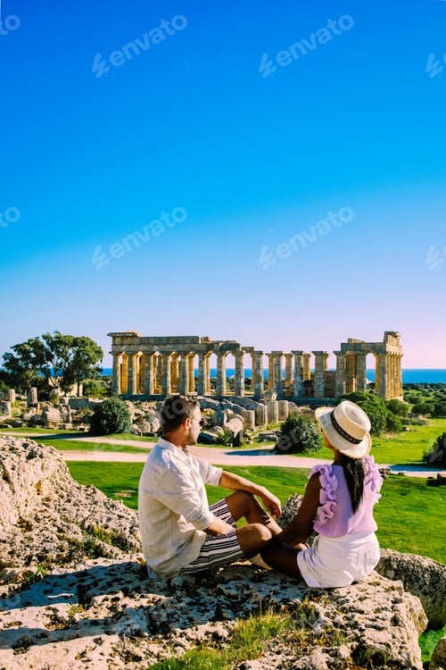 Preview: View on sea and ruins of greek columns in Selinunte Archaeological Park