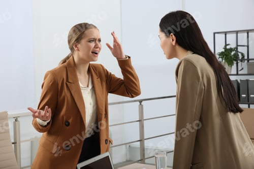 Preview: Emotional colleagues arguing in office. Toxic work environment