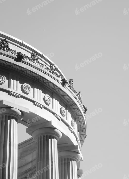 Preview: ANZAC Memorial - a circular colonnade of 18 Grecian columns in Brisbane, Australia
