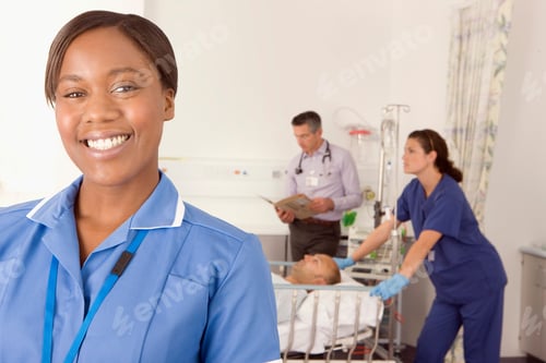 Vista previa: A portrait of a nurse smiling