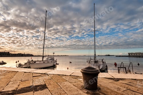 Preview: Pleasure boats in harbor.