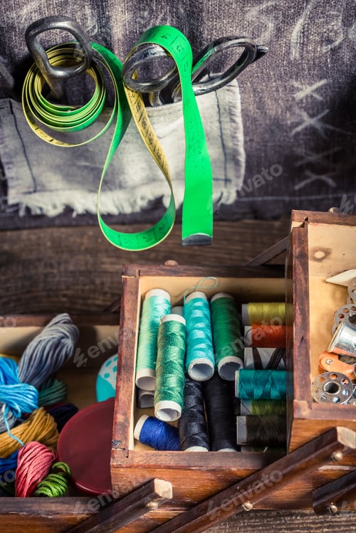 Preview: Tailor's wooden box with needles, threads and buttons