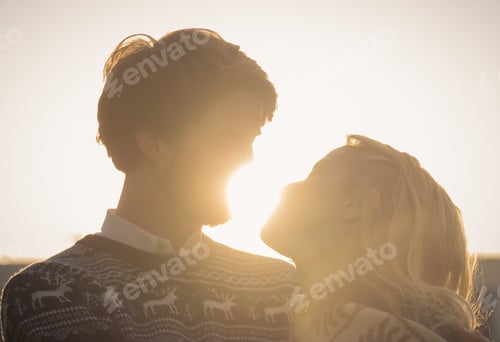 Preview: Concept Couple Kissing, Sunlight.